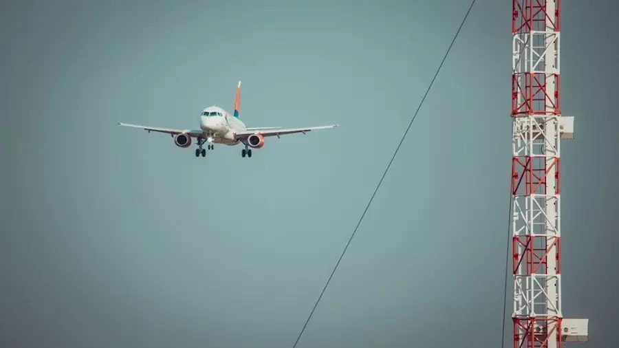Самолет рейса «Москва — Бишкек» подал сигнал бедствия