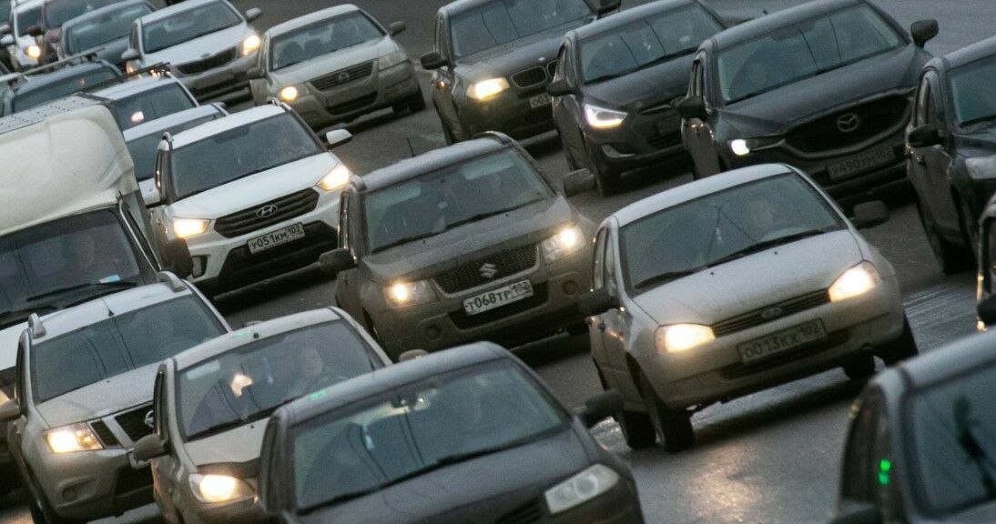 В России автомобилистам начали приходить штрафы за непристегнутых пассажиров — СМИ