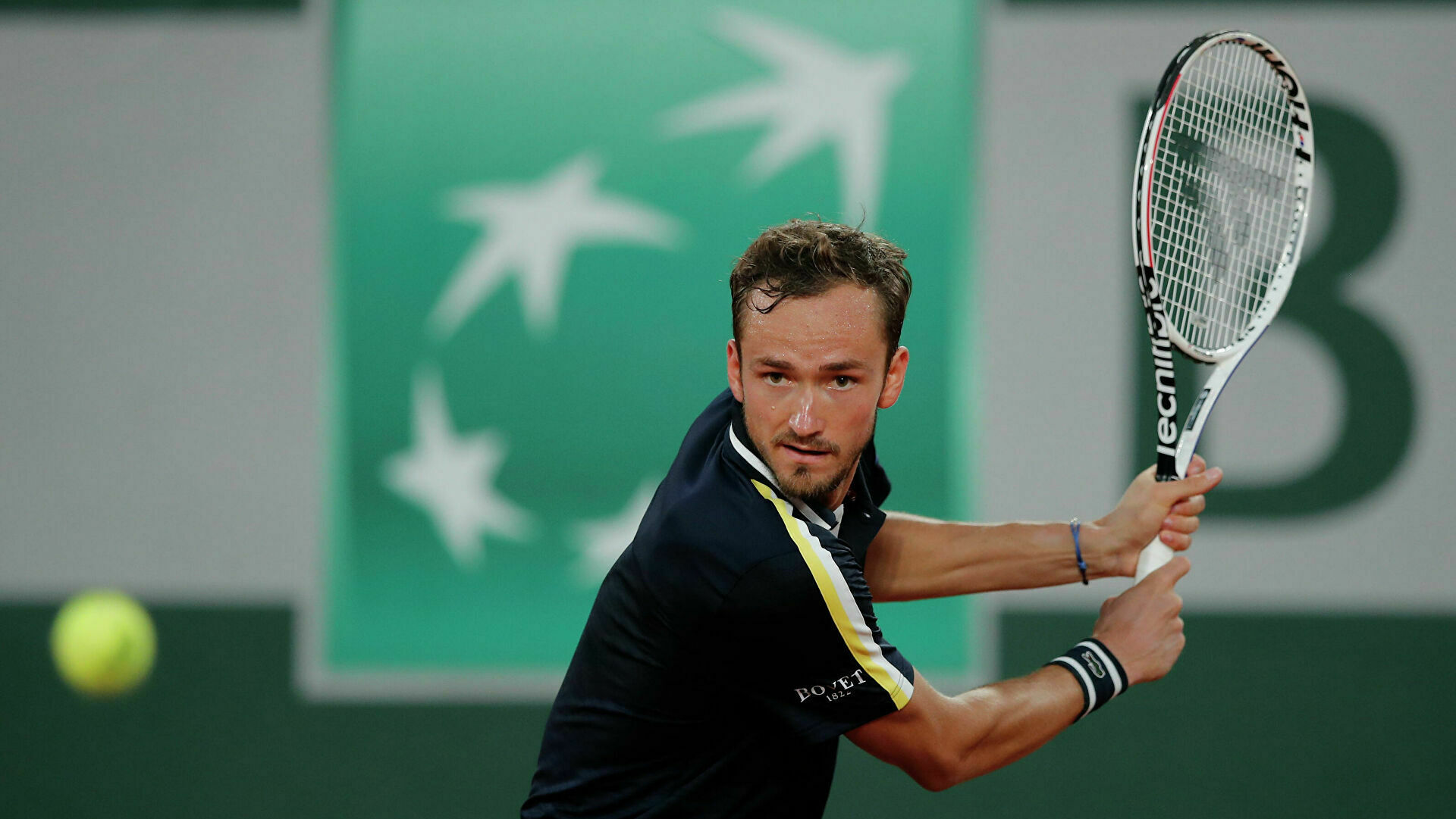 Даниил Медведев впервые прошел в третий круг Roland Garros