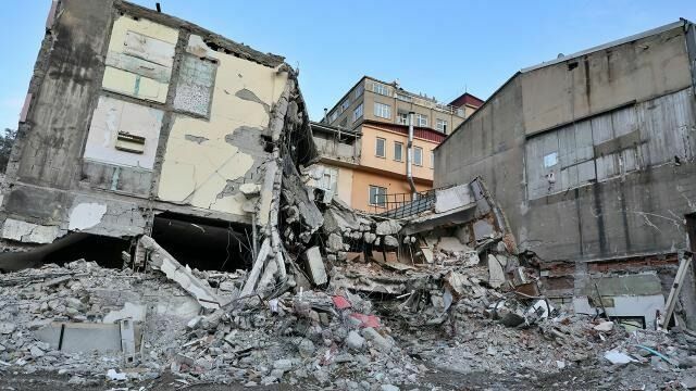 В Турции после землетрясений по уголовным делах проходят 1364 человека