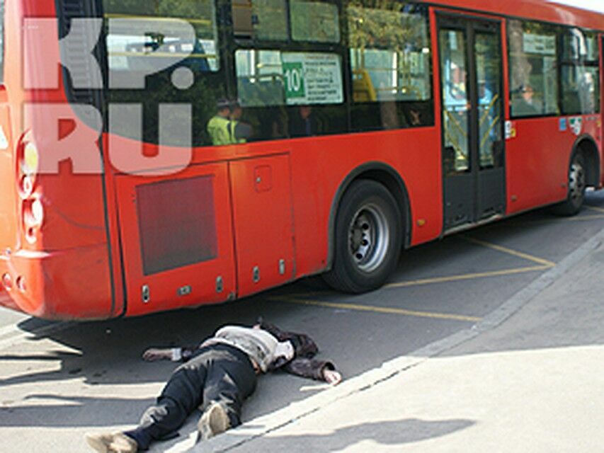 В Казани под колесами автобуса Mercedes погибла женщина