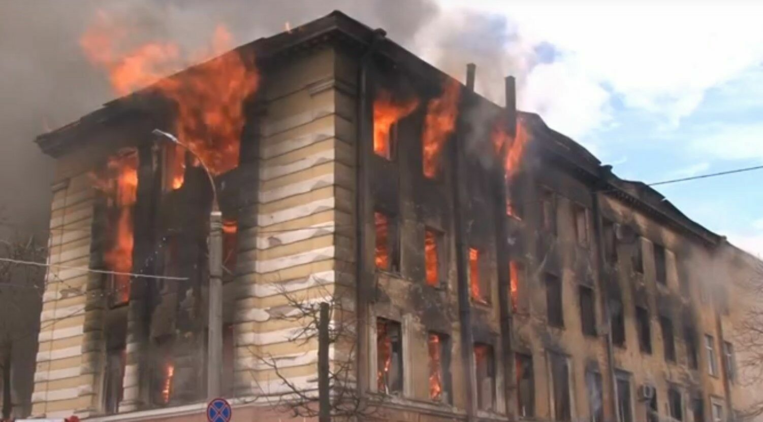 Власти Твери подтвердили гибель 17 человек при пожаре в оборонном НИИ в Твери