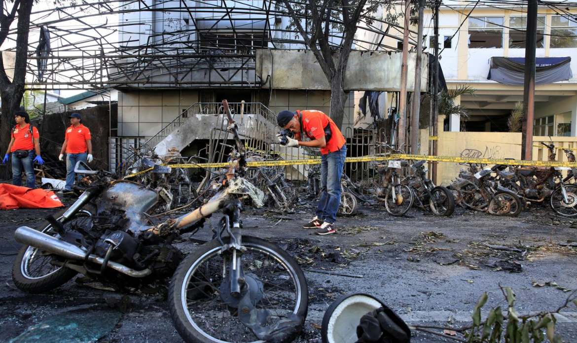 Теракты в католических храмах Индонезии устроили члены одной семьи