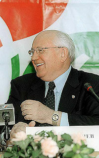 Михаил Горбачев подал в отставку