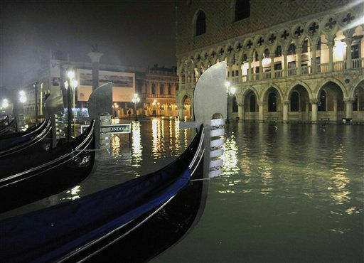 Венеция встретит Рождество под водой