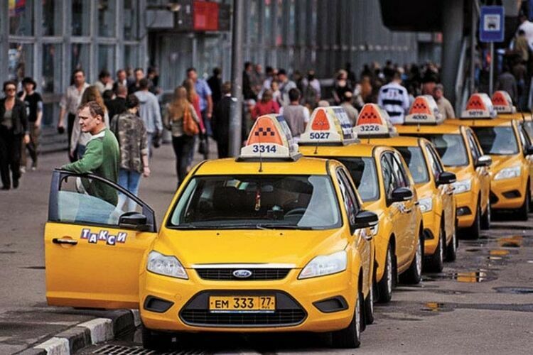 Антимонопольщики заподозрили сервисы заказа такси в демпинге