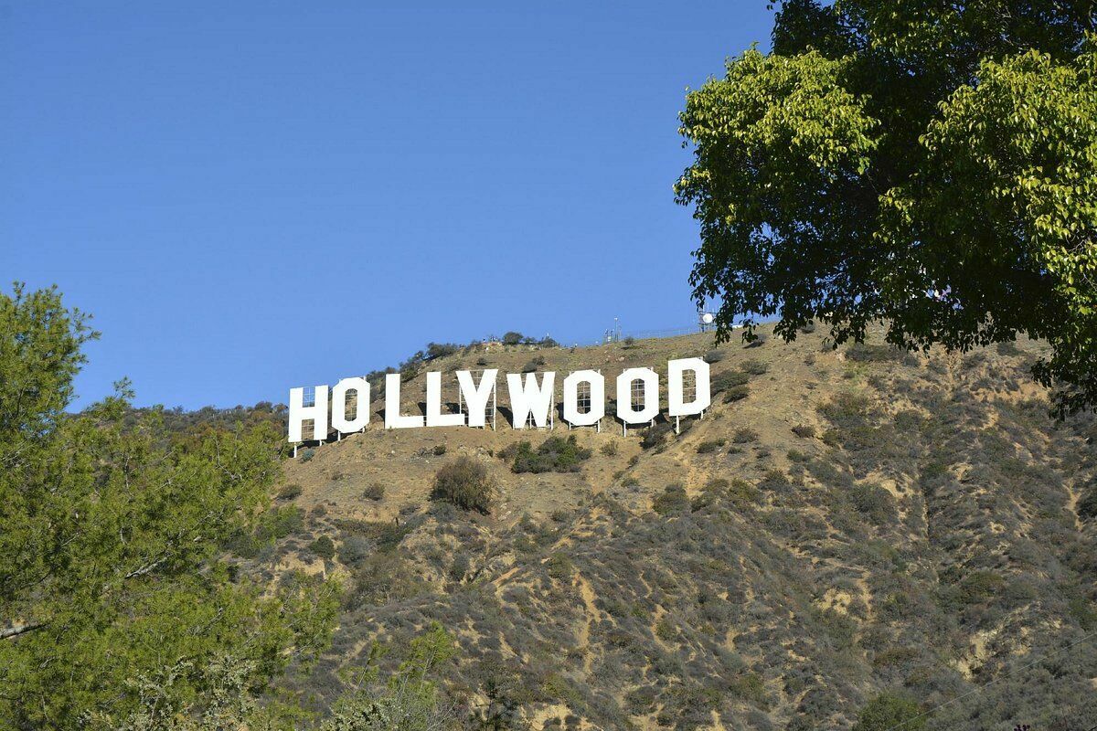 В Калифорнии загорелись Голливудские холмы