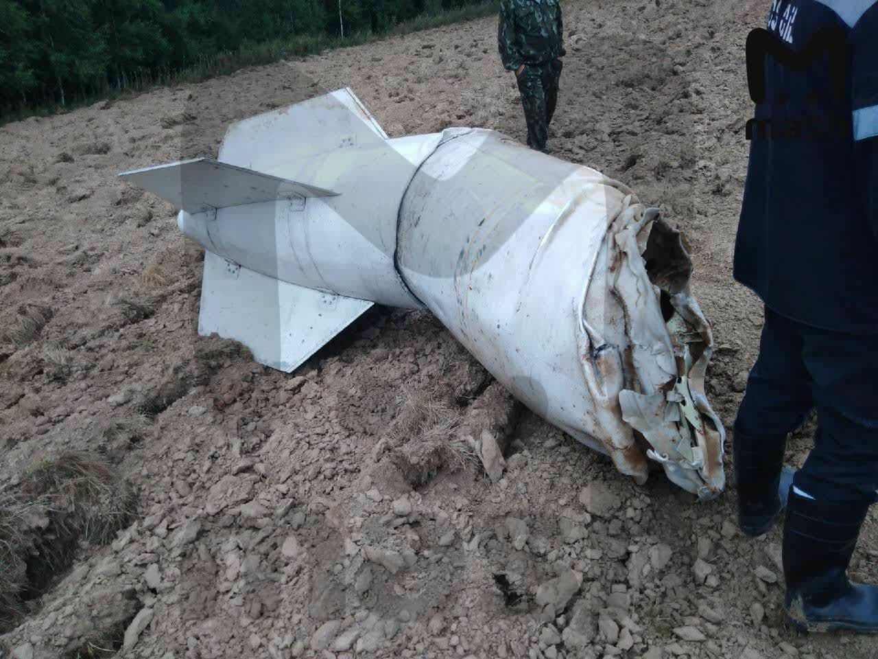 Всё, что осталось от рухнувшего возле Перми Су-24.