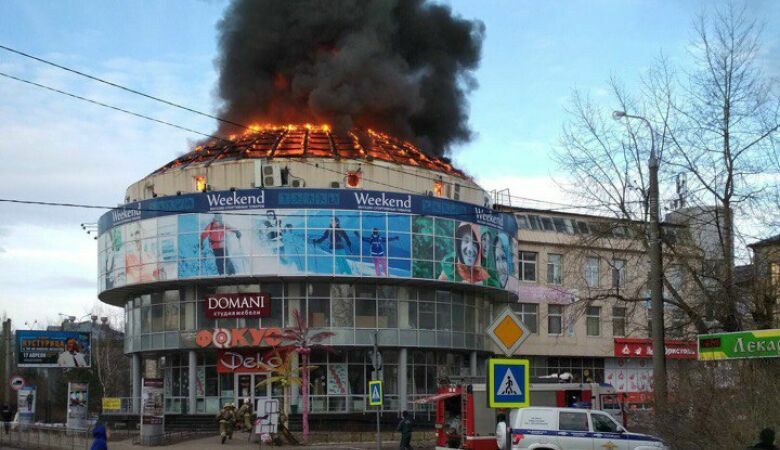 Снова пожар в торговом центре, теперь в Архангельске