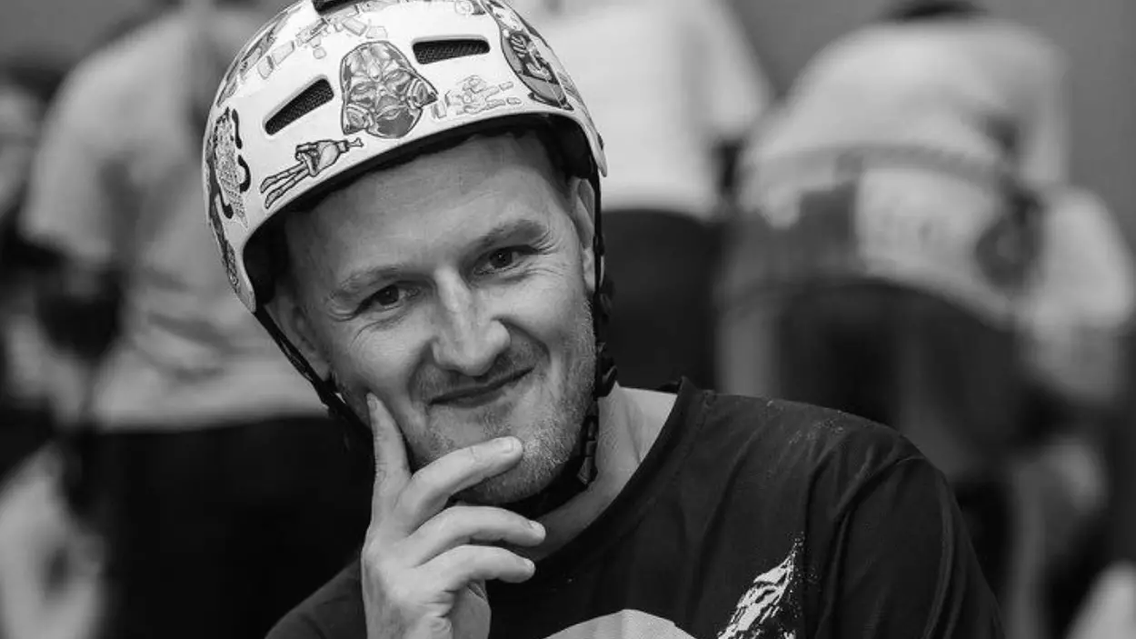 Чемпион РФ по скейт-кроссу Роман Богрец разбился насмерть на соревнованиях