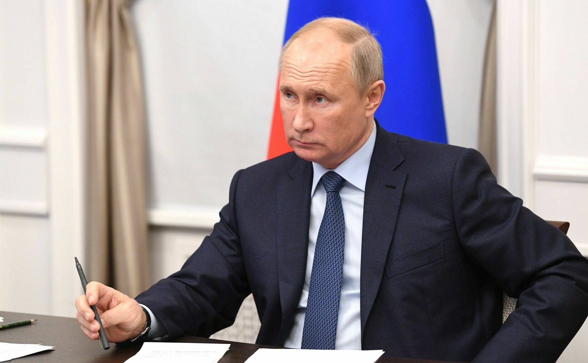 Владимир Путин приравнял к госизмене переход на сторону противника