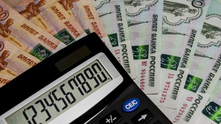 Эксперты ВШЭ предложили увеличить налоги на доходы для богатых россиян