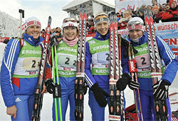 Российские биатлонистки выиграли эстафету в Хохфильцене