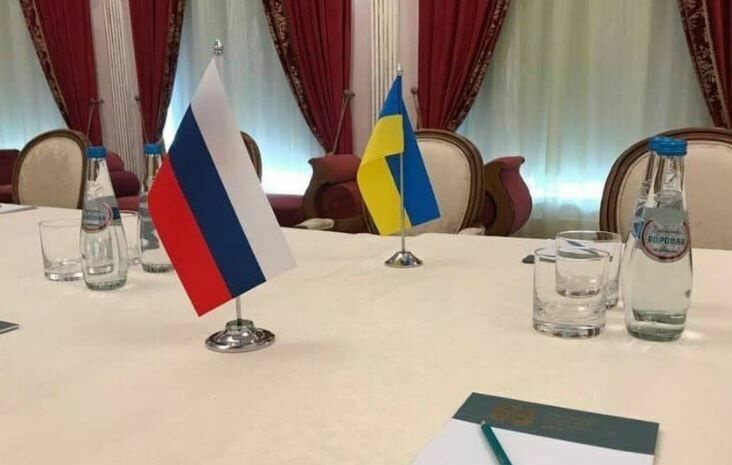 Киев на переговорах с Россией потребовал немедленного вывода войск