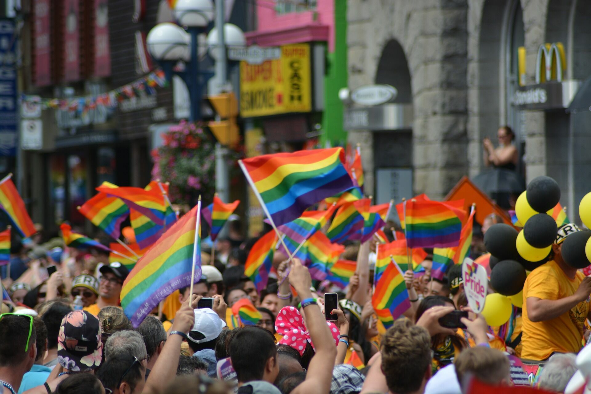 В Германии отменят приговоры тысячам геев