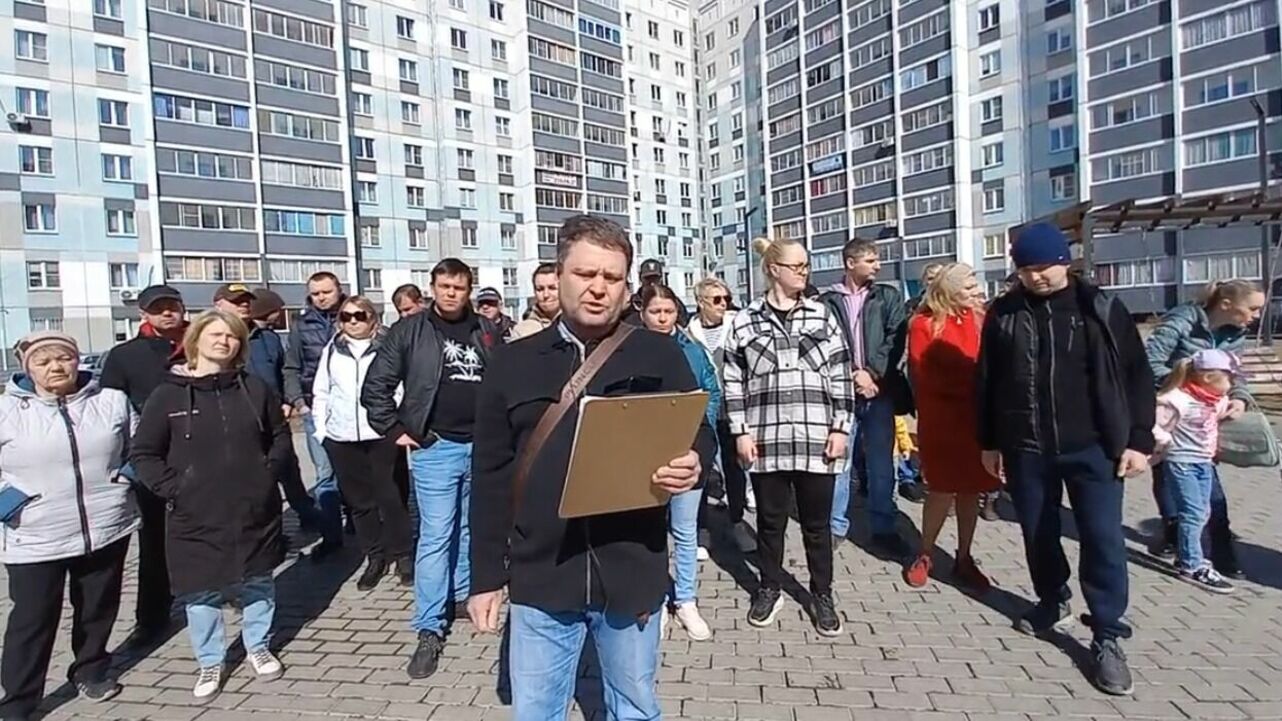 В Челябинске 500 человек пытаются выбить компенсации за новые квартиры с трещинами