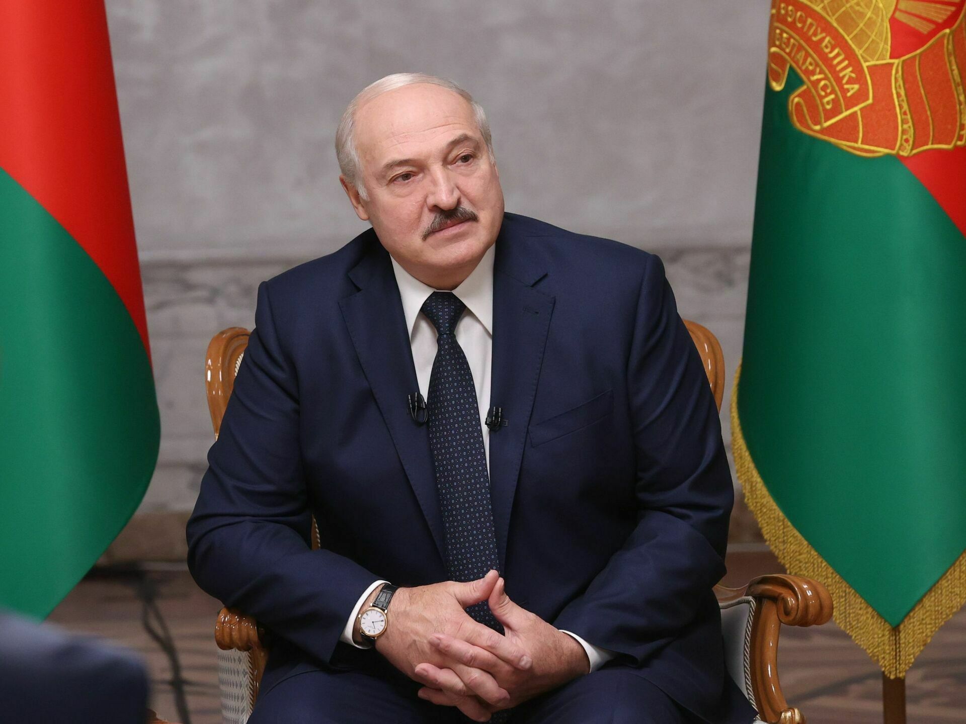 Лукашенко потребовал, чтобы от каждого сельсовета по 50 человек вошли в ополчение