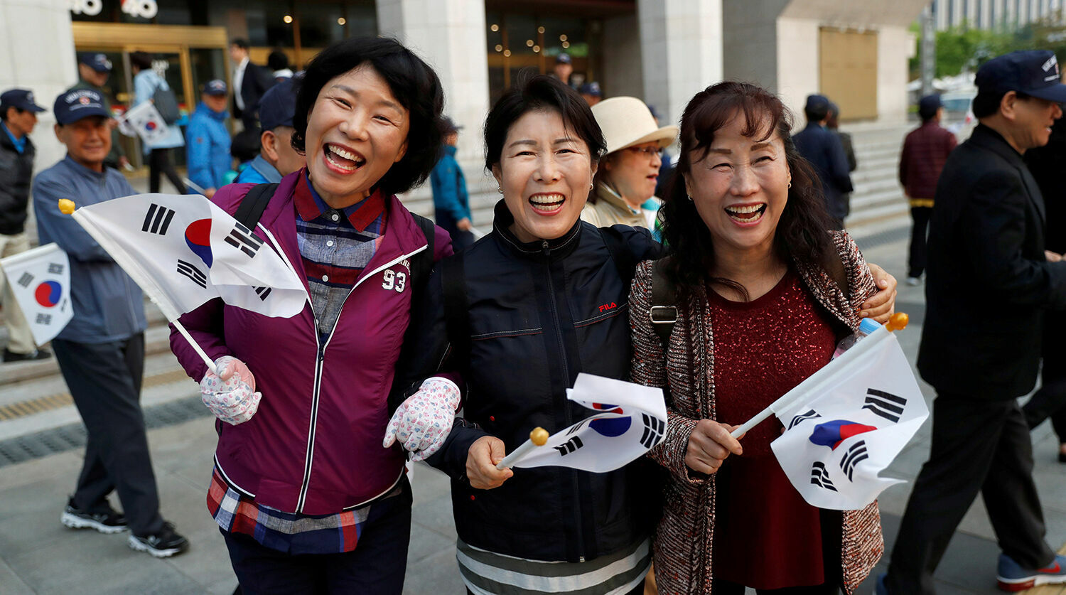 Корейцы станут моложе: в этой стране отменили «корейский возраст»