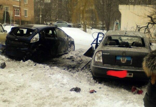 В центре Донецка взорвали машину