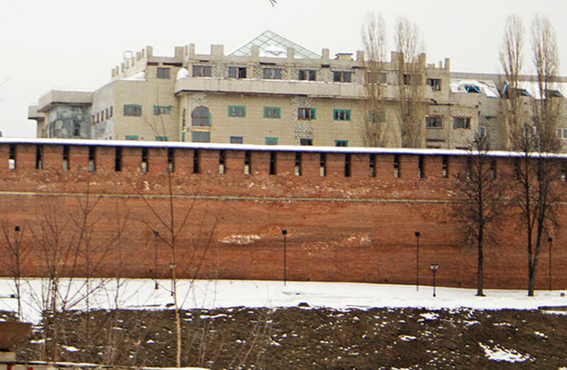 "Памятник беззаконию": как нижегородский Кремль изуродовали Домом правительства