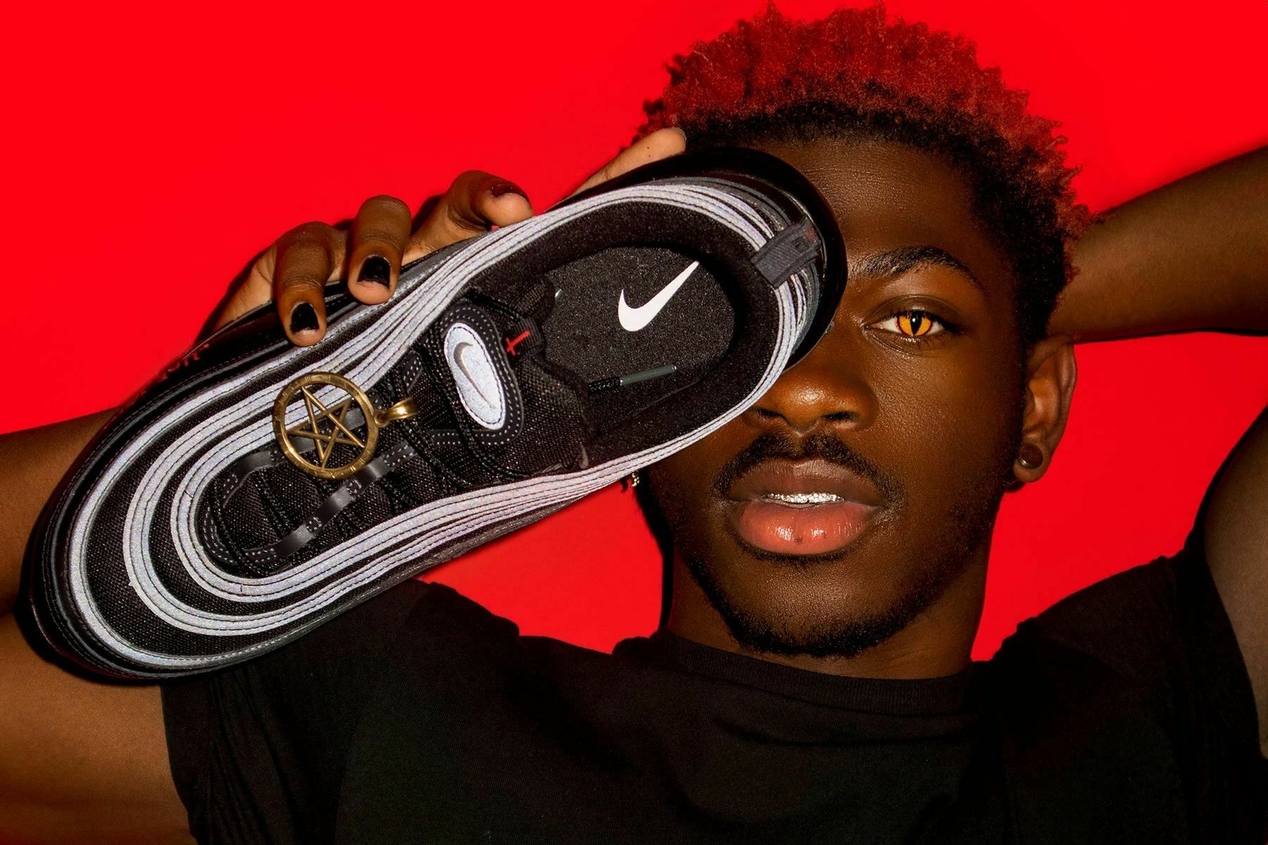Покупатели «сатанинских» кроссовок MSCHF не получат товар: Nike подал в суд