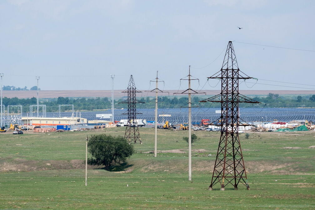 Владимир Зеленский сообщил о восстановлении 15 объектов энергетики на Украине