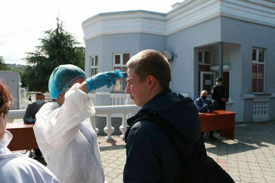 В Крыму больше двух недель обновляется максимум по суточному приросту случаев ковида