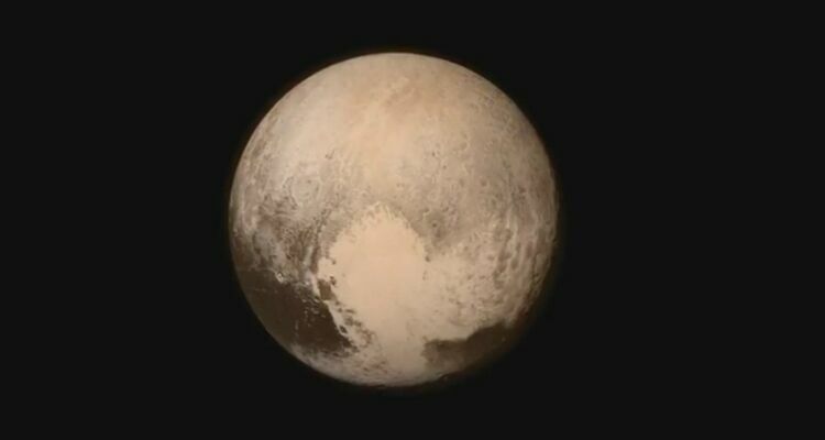 Долетевшая до Плутона станция New Horizons «позвонила домой»