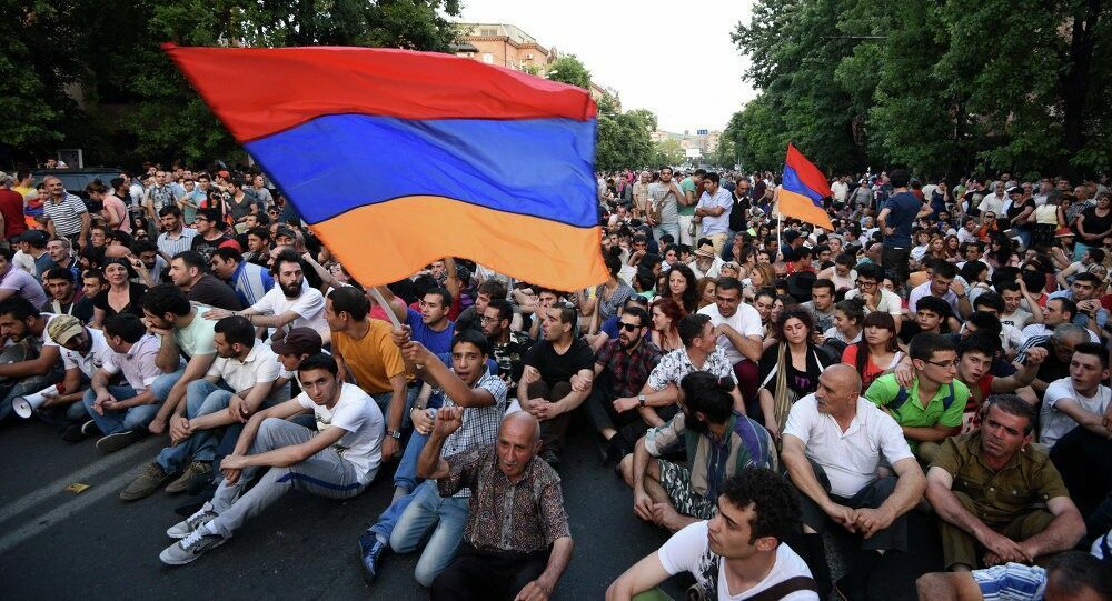 Смена власти в Армении ещё не дошла до финала