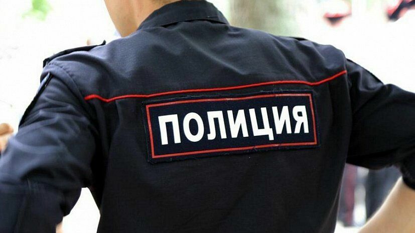 В Петербурге полицейский продавал "веселящий" газ молодежи