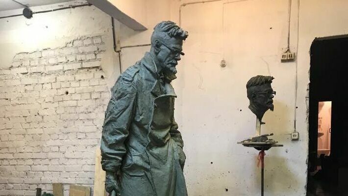 Писателю Эдуарду Лимонову сделали прижизненный памятник