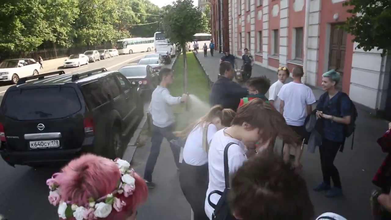 Депутаты требуют разобраться с нападением на ЛГБТ-активистов в Петербурге