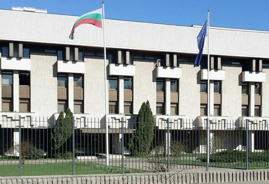 Москва вышлет двух болгарских дипломатов