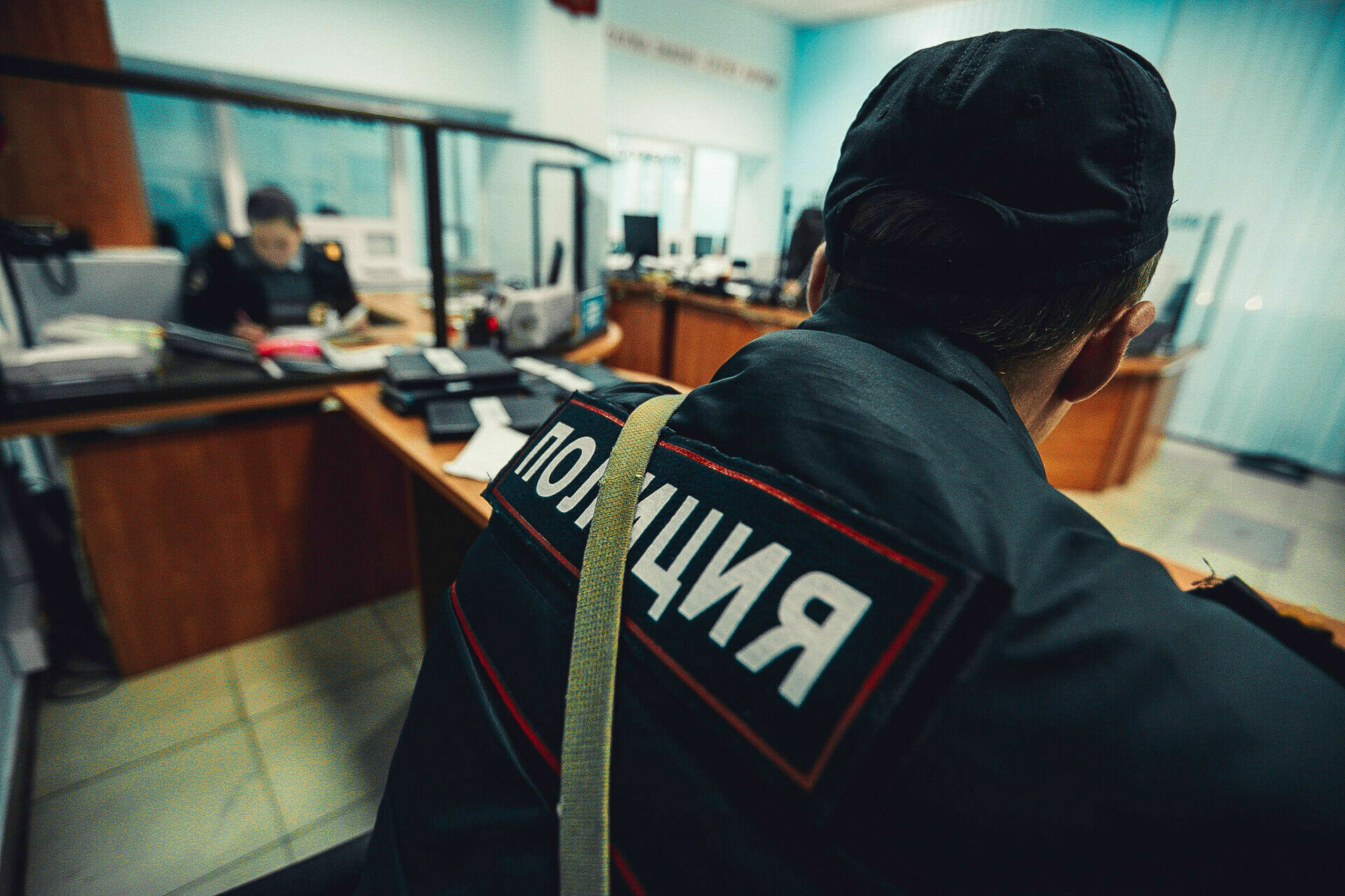 Саратовскую полицейскую оштрафуют на 2 тыс. рублей за занятие проституцией