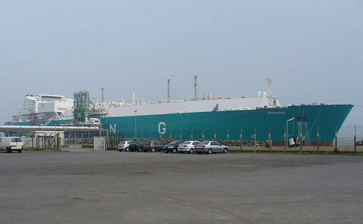 СПГ-танкер со сжиженным российским газом продолжает метаться в Атлантике