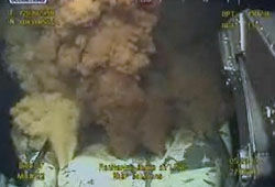 Специалисты замуровали нефтяную дыру в Мексиканском заливе
