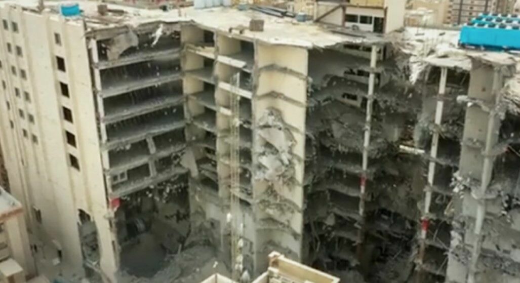 В Иране обрушилось десятиэтажное офисное здание с людьми