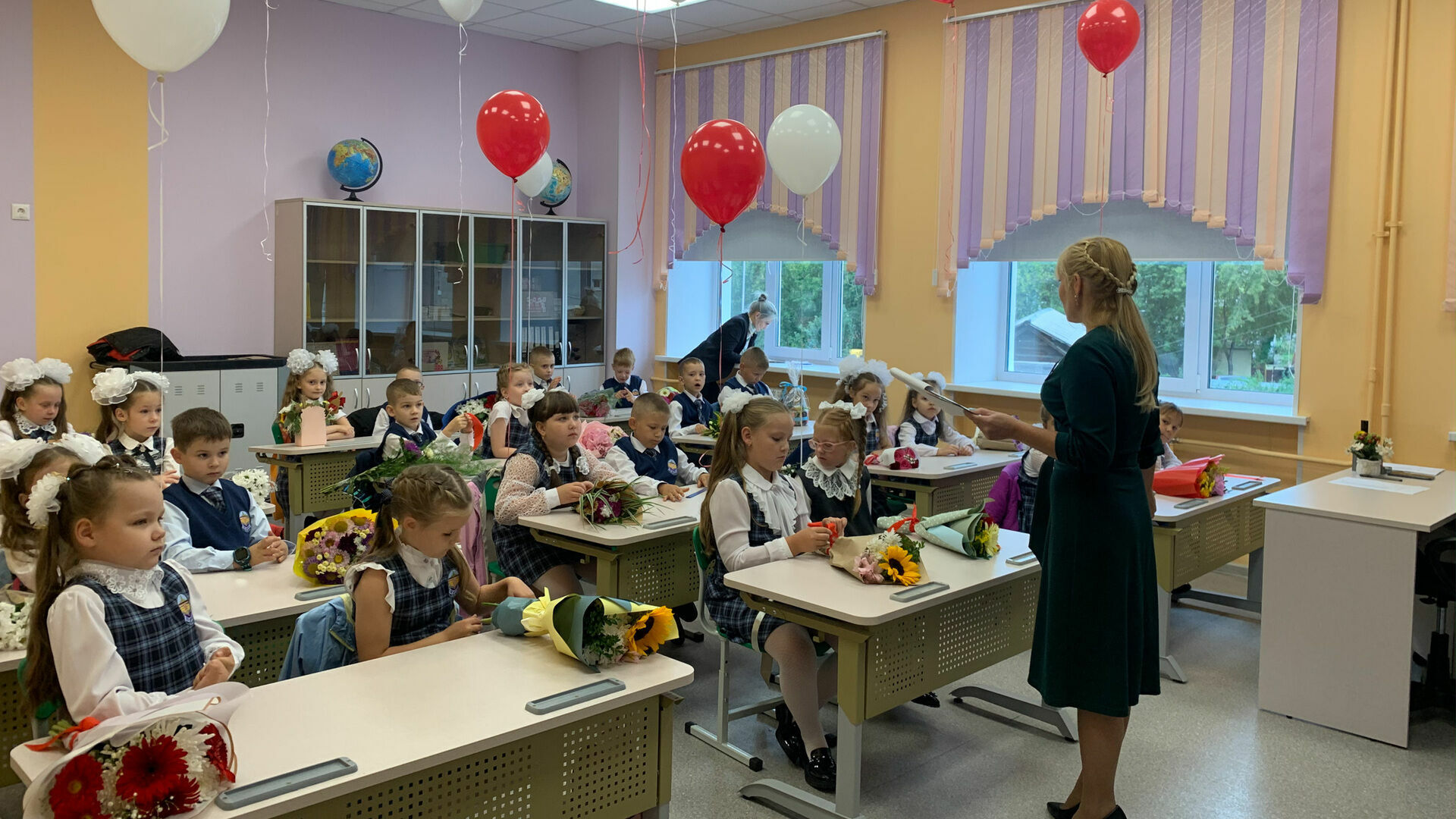 Со следующего года в российских школах отменят третью смену