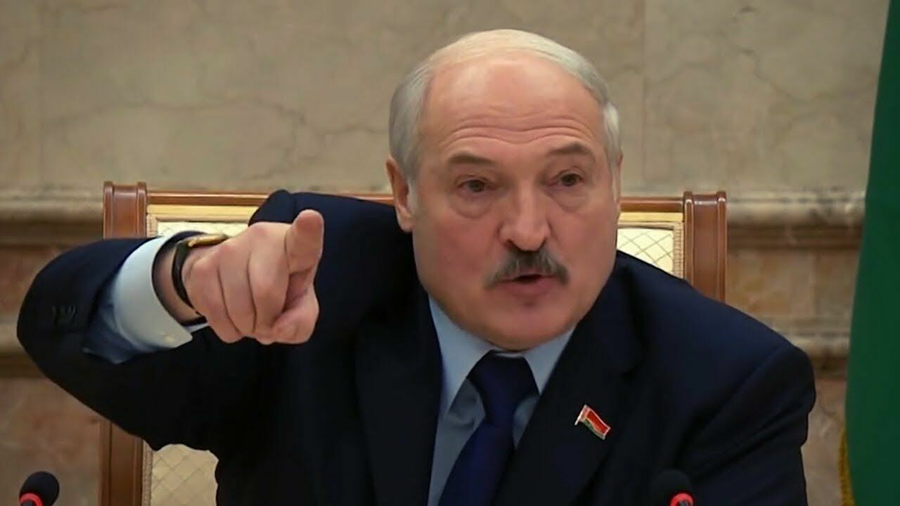 Лукашенко назвал пандемию "хорошим уроком для наркоманов и курцов"
