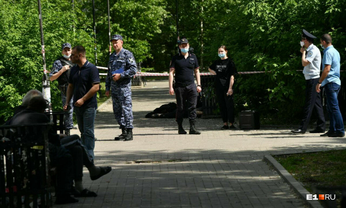 Житель Екатеринбурга зарезал троих собутыльников