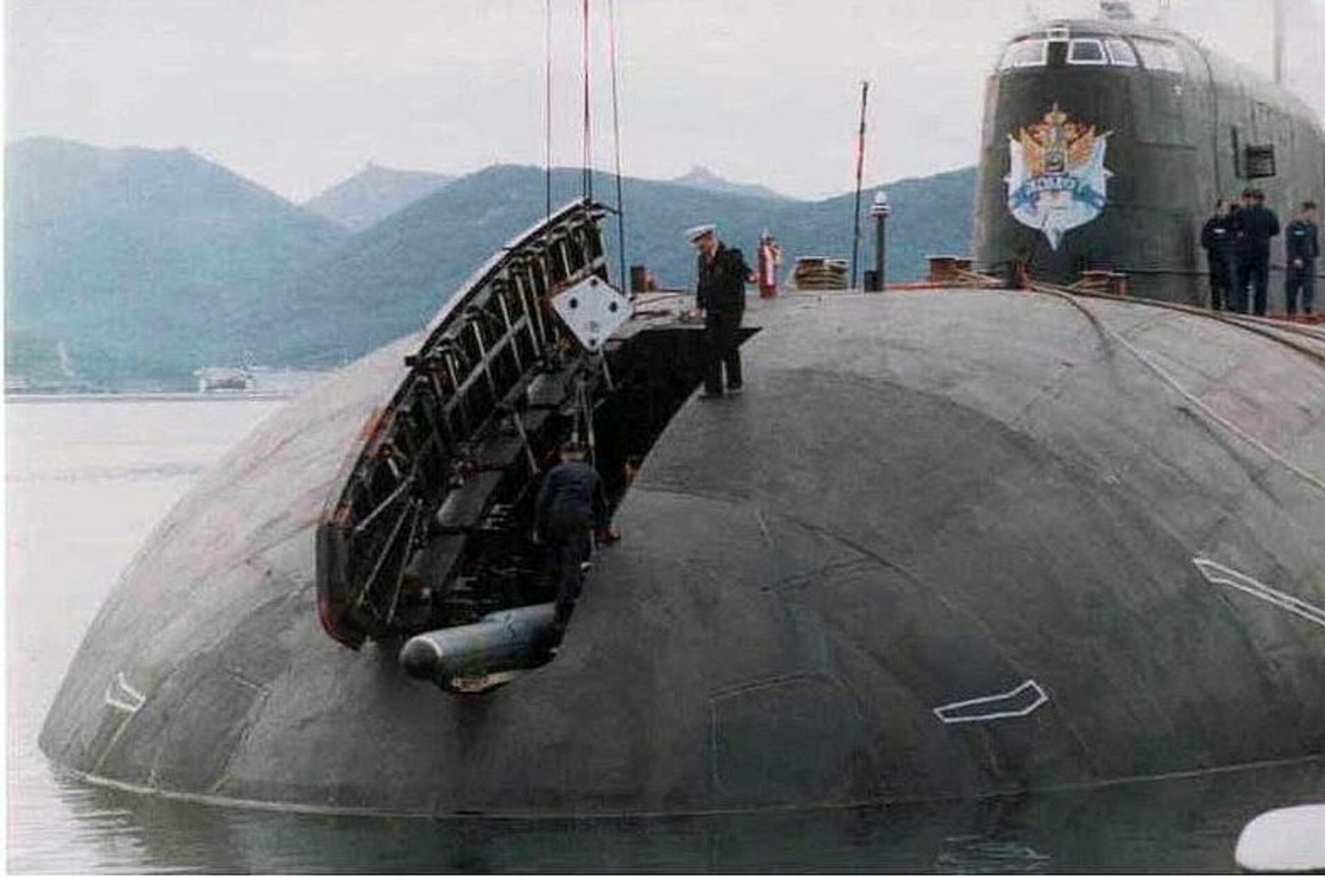 Подводная лодка сколько погибло. Атомная подводная лодка Курск. Подводная лодка к-141 «Курск». Курск АПЛ подлодка. Курск подводная лодка катастрофа.