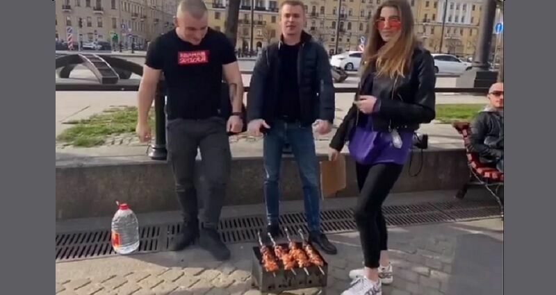 Двух петербуржцев оштрафовали по 25 тысяч рублей за приготовление шашлыков