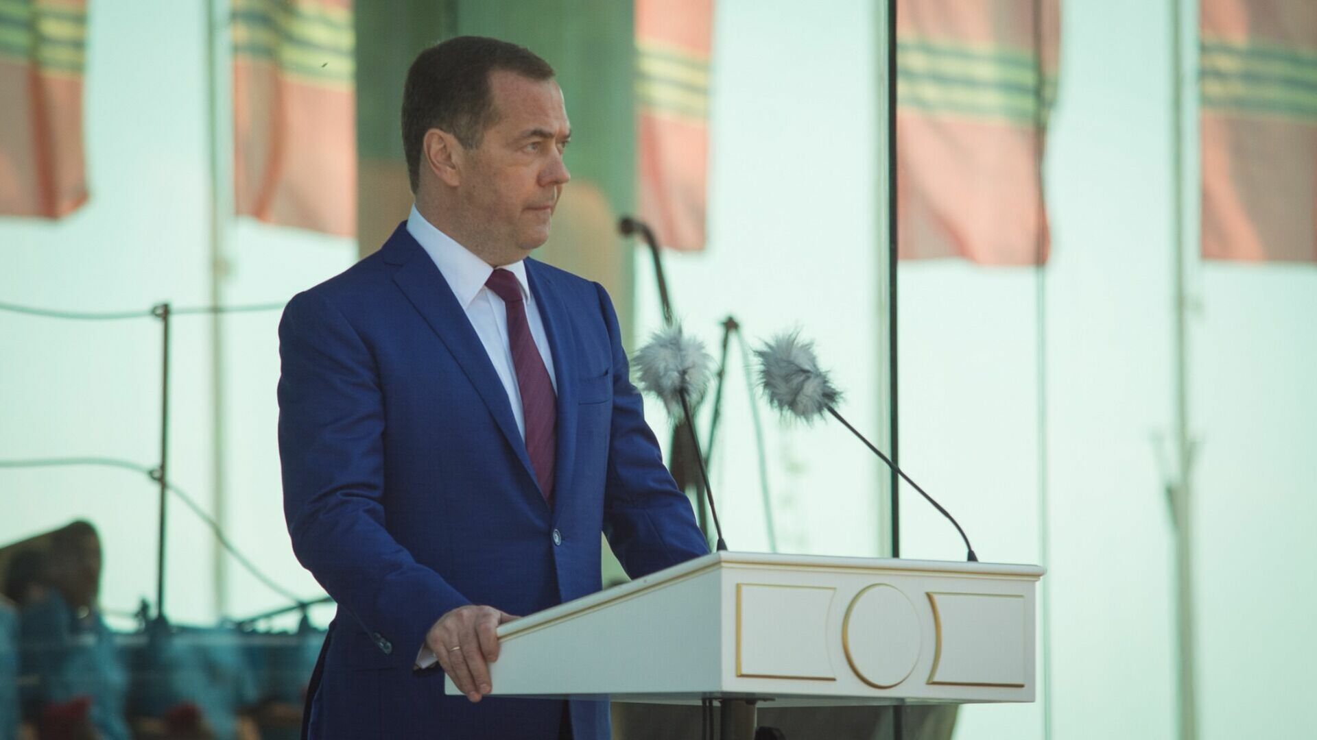 Пятничный пост в Telegram Дмитрий Медведев посвятил клоунам