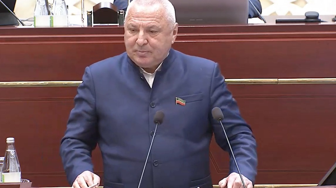 Депутат Хамаев раскритиковал Кадырова за награждение сына, избившего арестанта