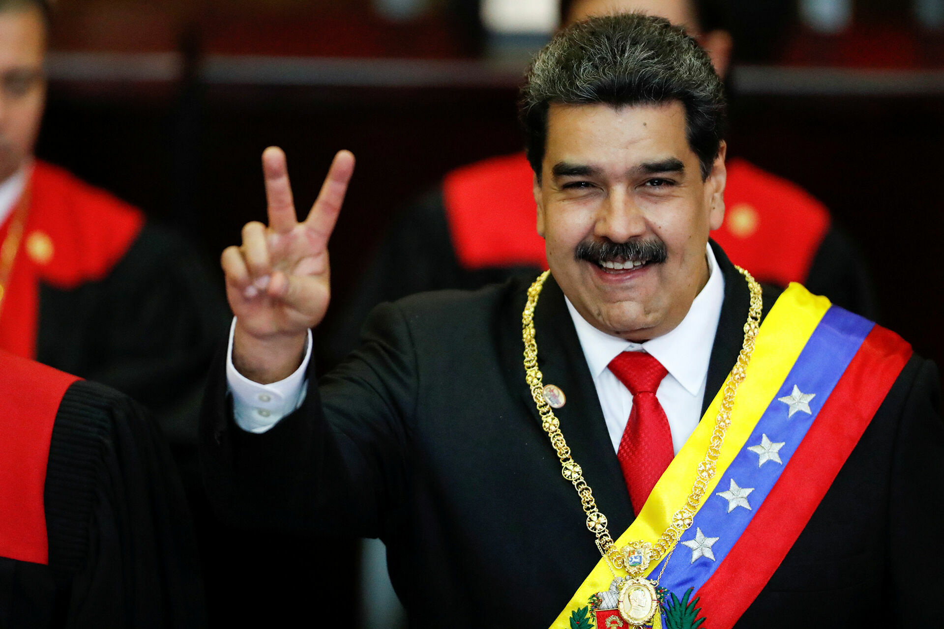 Мадуро - США : «Сначала признайте меня законным президентом, потом получите нефть»