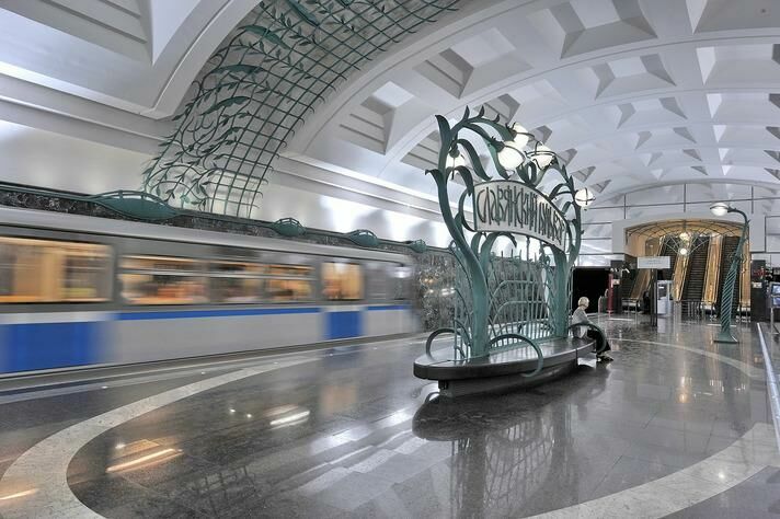 Вестибюль станции метро «Славянский бульвар»