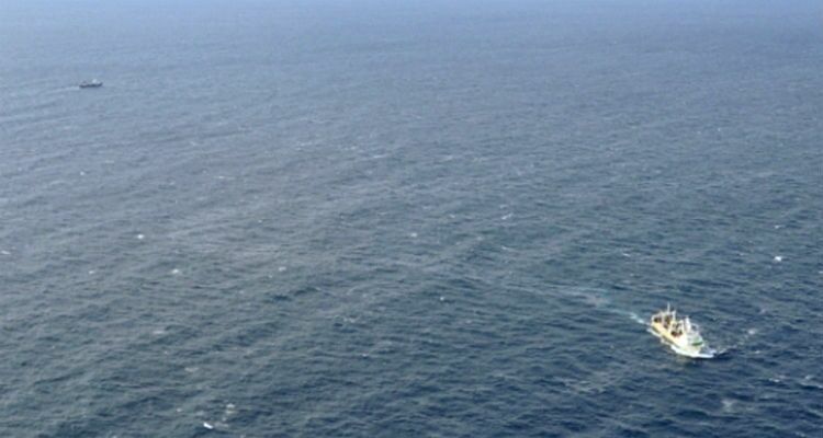 Затонувший в Охотском море траулер «Дальний Восток» поднимать со дна не будут
