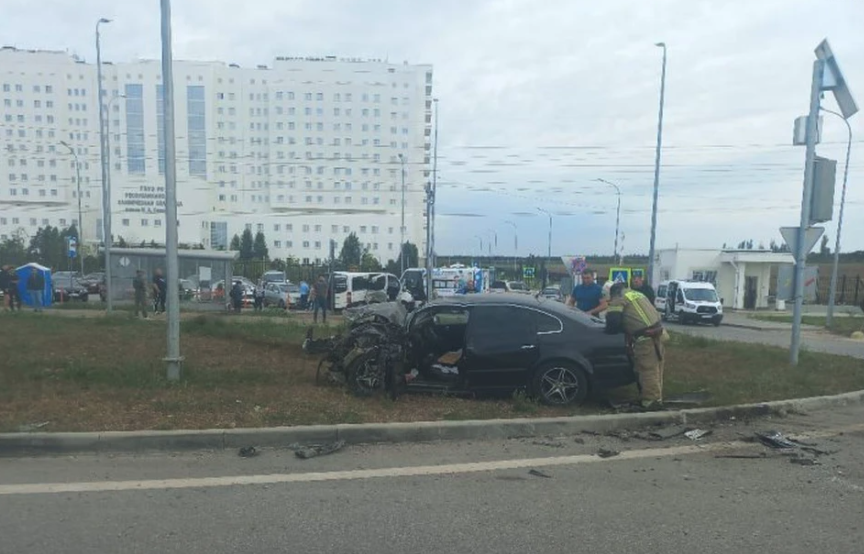 В Крыму семь человек пострадали при аварии с микроавтобусом