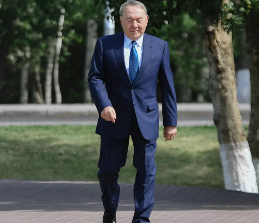 Назарбаев преодолел дистанцию в 4,51 километра за 1 час и 16 минут