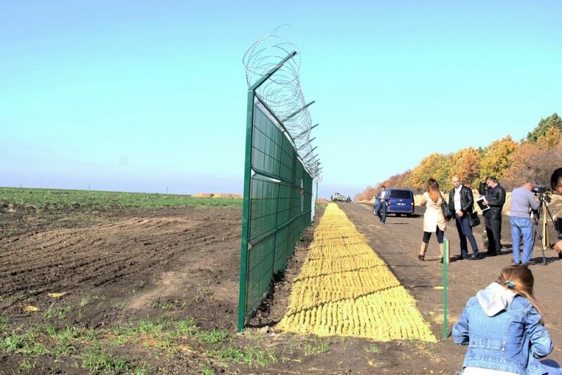 Украинскую стену на границе с Россией продырявили кабаны